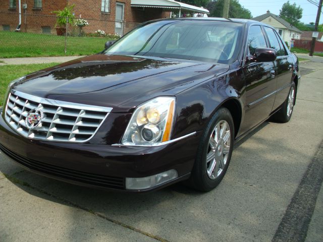Cadillac DTS 2008 photo 1