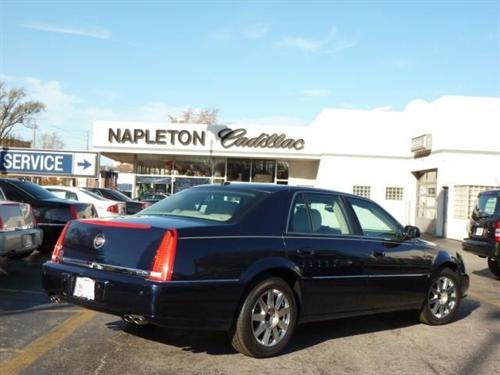 Cadillac DTS 2008 photo 2