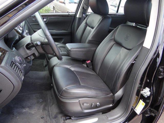 Cadillac DTS 2009 photo 1