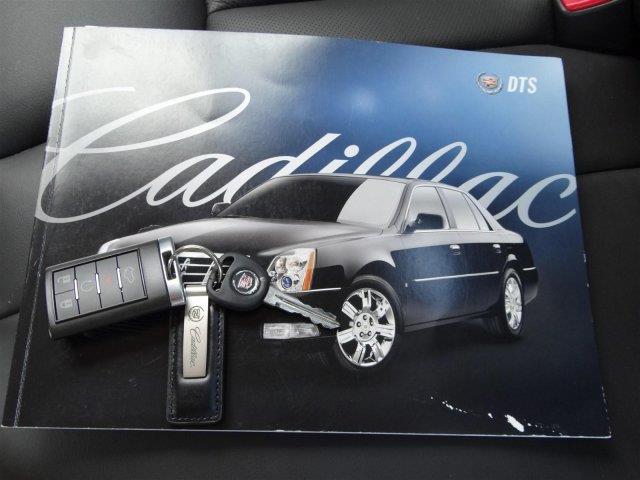 Cadillac DTS 2009 photo 3