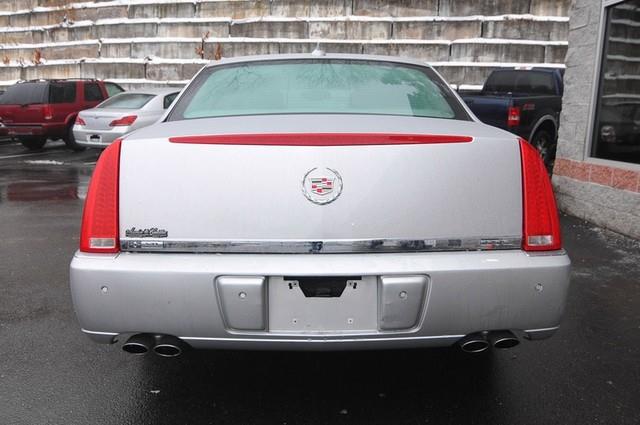 Cadillac DTS 2009 photo 3
