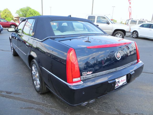 Cadillac DTS 2009 photo 3