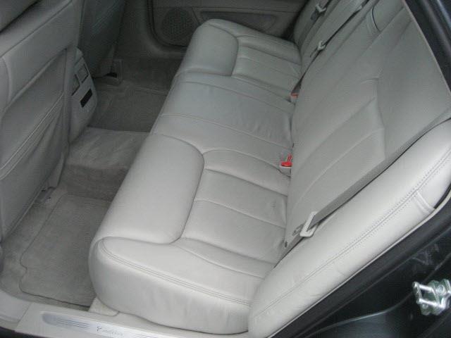 Cadillac DTS SE V6 LTHR Sedan