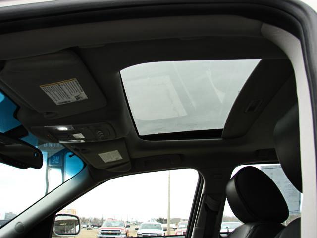 Cadillac DTS 2010 photo 5