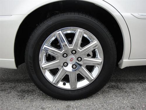 Cadillac DTS 2010 photo 1