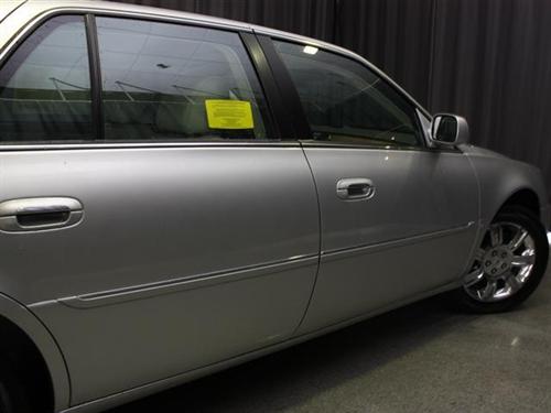 Cadillac DTS 2010 photo 3