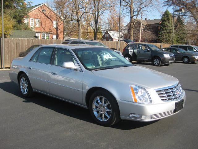 Cadillac DTS Coupe Sedan