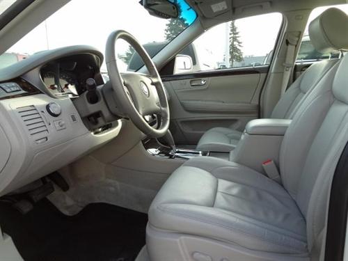 Cadillac DTS 2010 photo 4