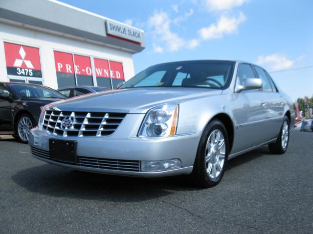 Cadillac DTS Unknown Sedan