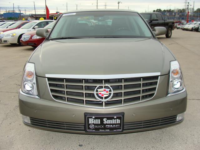 Cadillac DTS 1.8T Sedan Sedan