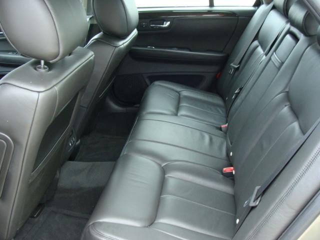 Cadillac DTS 2010 photo 3