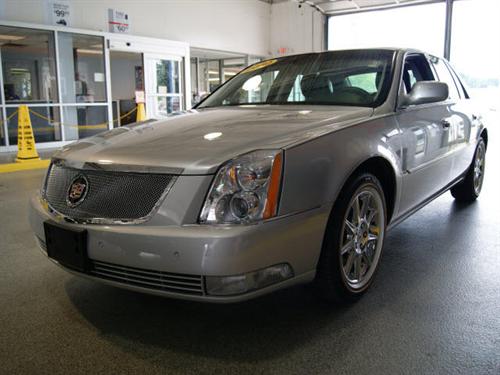 Cadillac DTS 2010 photo 3
