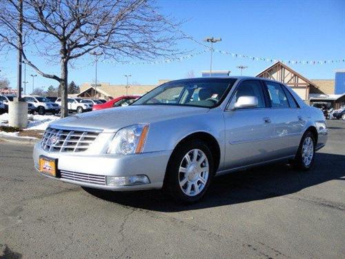 Cadillac DTS 2010 photo 1