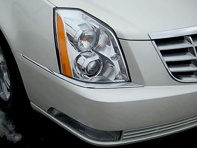 Cadillac DTS 2010 photo 4
