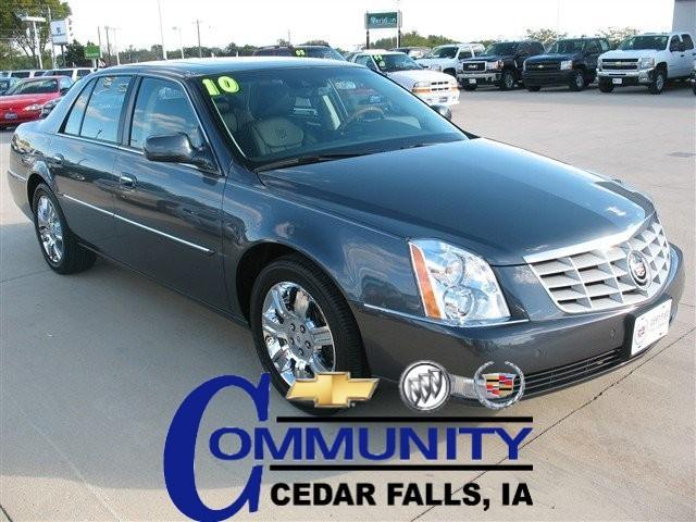 Cadillac DTS XLT Pickup 4D 5 1/2 Ft Sedan