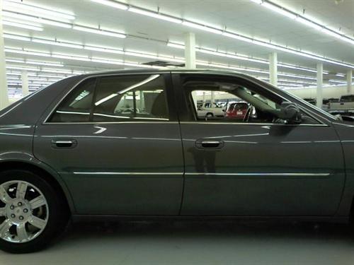 Cadillac DTS 2010 photo 3