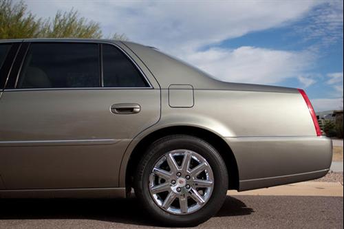 Cadillac DTS 2010 photo 3