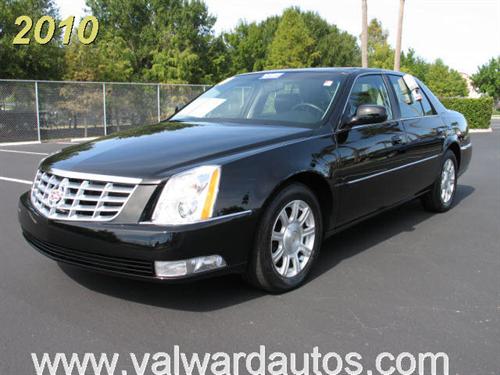 Cadillac DTS 2010 photo 1