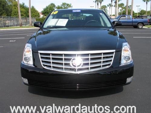 Cadillac DTS 2010 photo 2