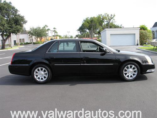 Cadillac DTS 2010 photo 4