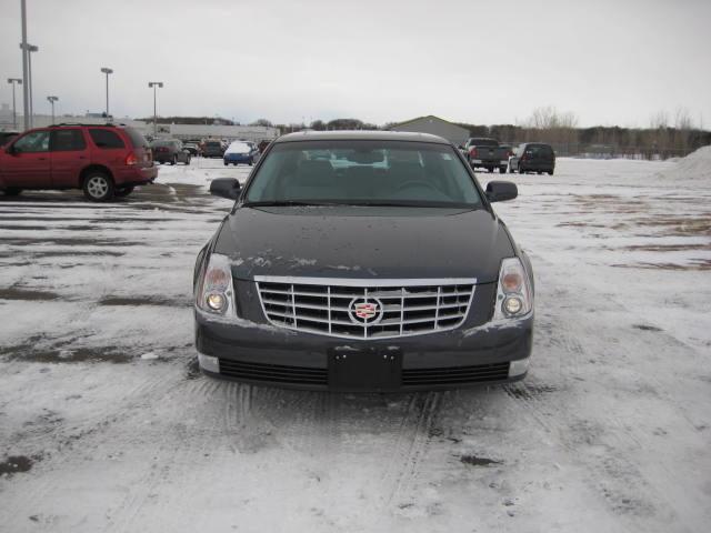 Cadillac DTS 2010 photo 4