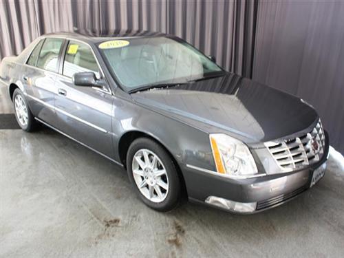 Cadillac DTS 2010 photo 1