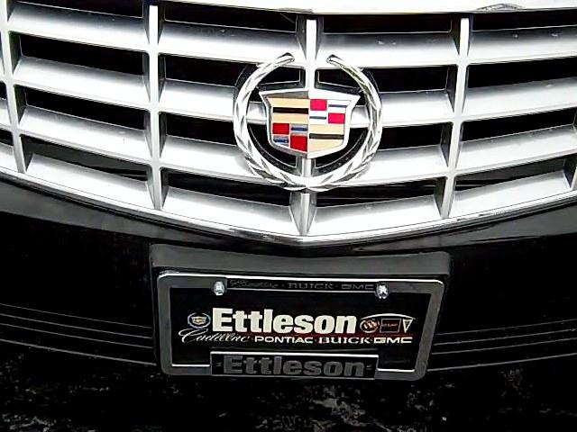 Cadillac DTS 2010 photo 2