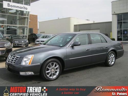 Cadillac DTS 2010 photo 1