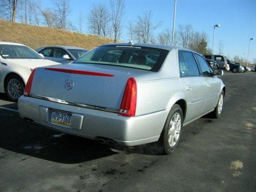 Cadillac DTS XLT Pickup 4D 5 1/2 Ft Other