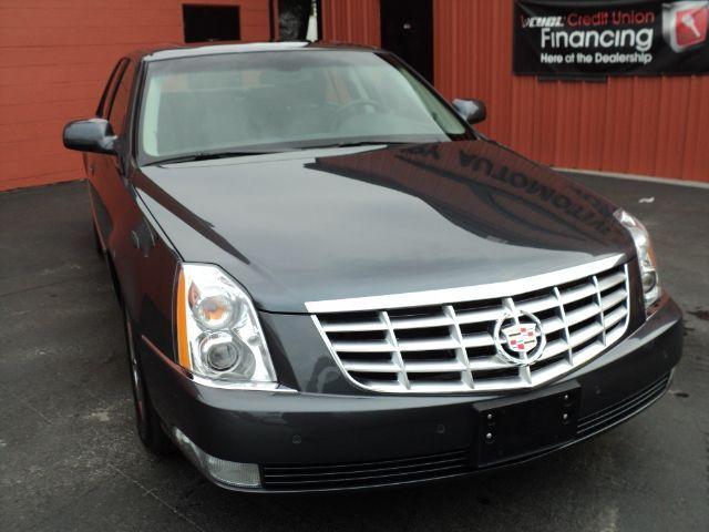 Cadillac DTS 2010 photo 4
