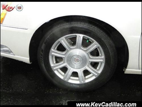 Cadillac DTS 2010 photo 4