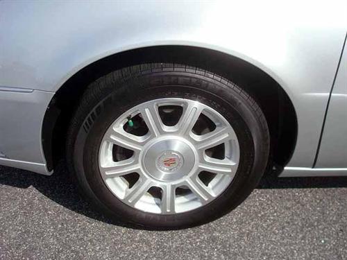 Cadillac DTS 2010 photo 2