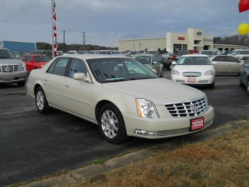 Cadillac DTS XLT Pickup 4D 5 1/2 Ft Other