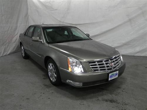 Cadillac DTS 2010 photo 2