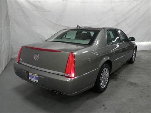 Cadillac DTS 2010 photo 5