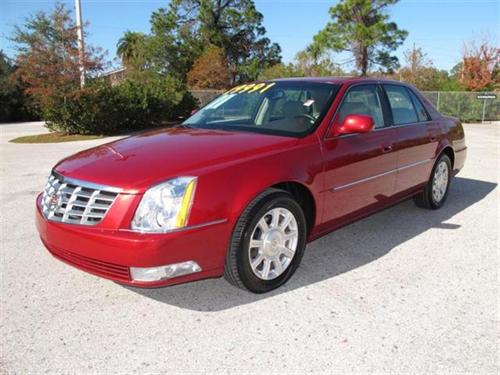 Cadillac DTS 2010 photo 1
