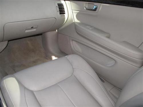 Cadillac DTS 2010 photo 5