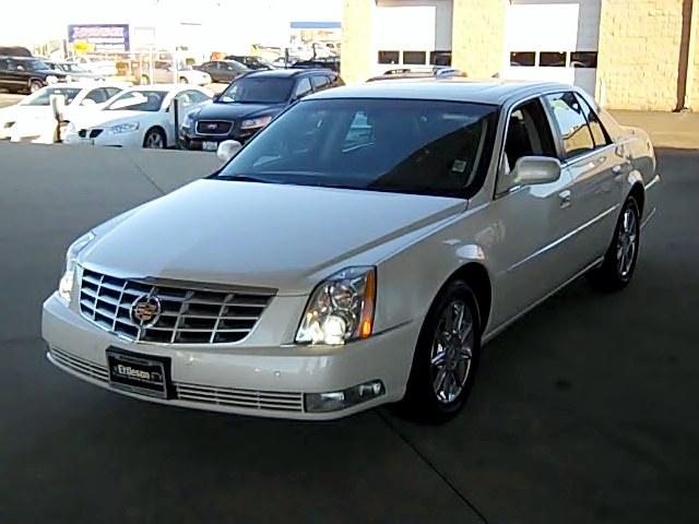 Cadillac DTS 1500 Regcab 4x4 W/fisher Plow Sedan