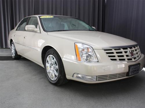 Cadillac DTS 2010 photo 1