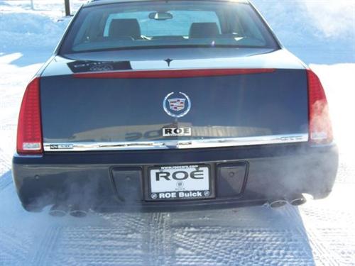 Cadillac DTS 2010 photo 1