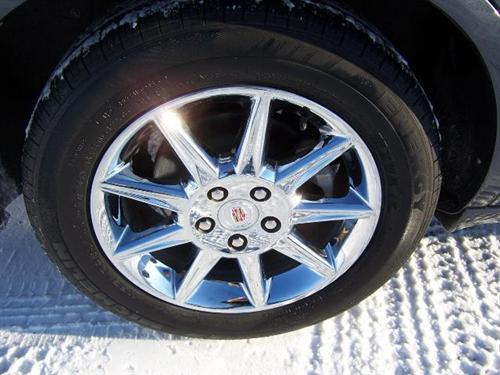 Cadillac DTS 2010 photo 2