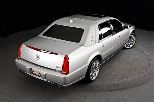 Cadillac DTS 2010 photo 1