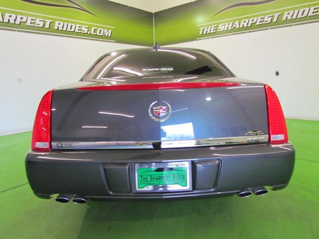 Cadillac DTS 2010 photo 4