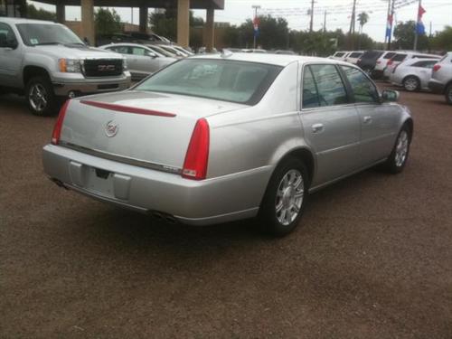 Cadillac DTS 2010 photo 3