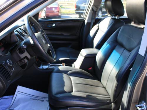 Cadillac DTS 2010 photo 2