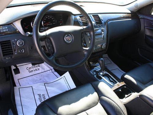 Cadillac DTS 2010 photo 3