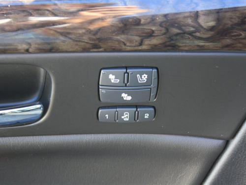 Cadillac DTS 2010 photo 4