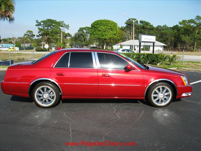 Cadillac DTS Lariat DVD Sedan