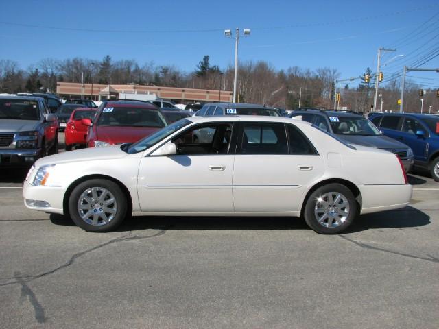 Cadillac DTS Slk32 Sedan