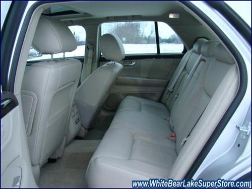 Cadillac DTS 2010 photo 2